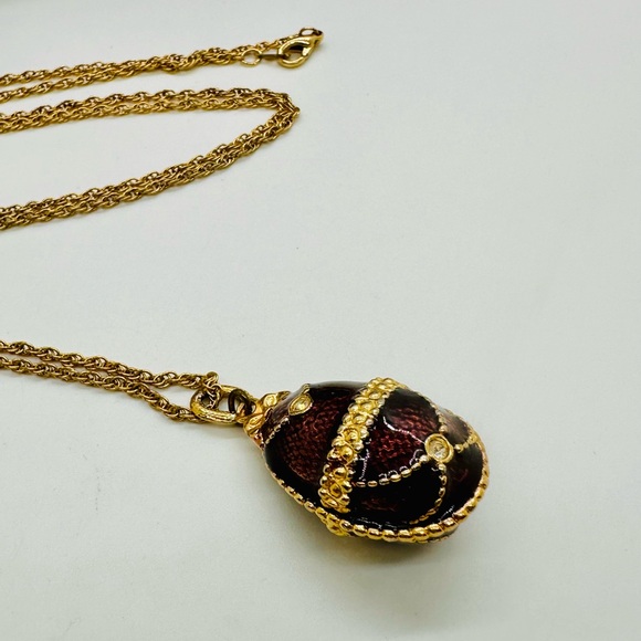 Vintage Faberge-style egg pendant - storyline by JJI - Picture 4 of 11